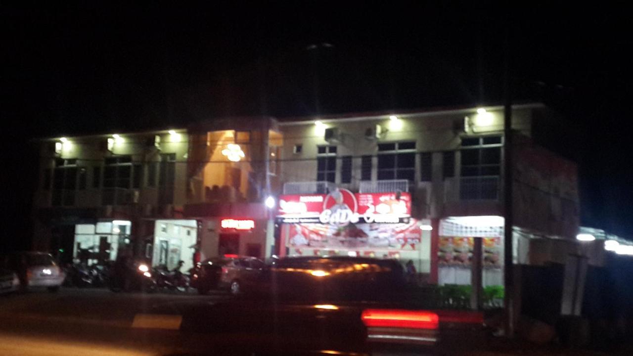 Daisyinn Budget Hotel Kuala Terengganu 甘榜贡巴达 外观 照片