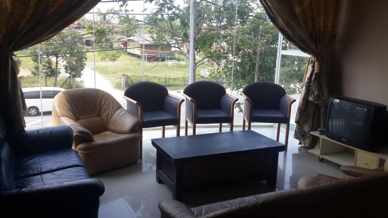 Daisyinn Budget Hotel Kuala Terengganu 甘榜贡巴达 外观 照片