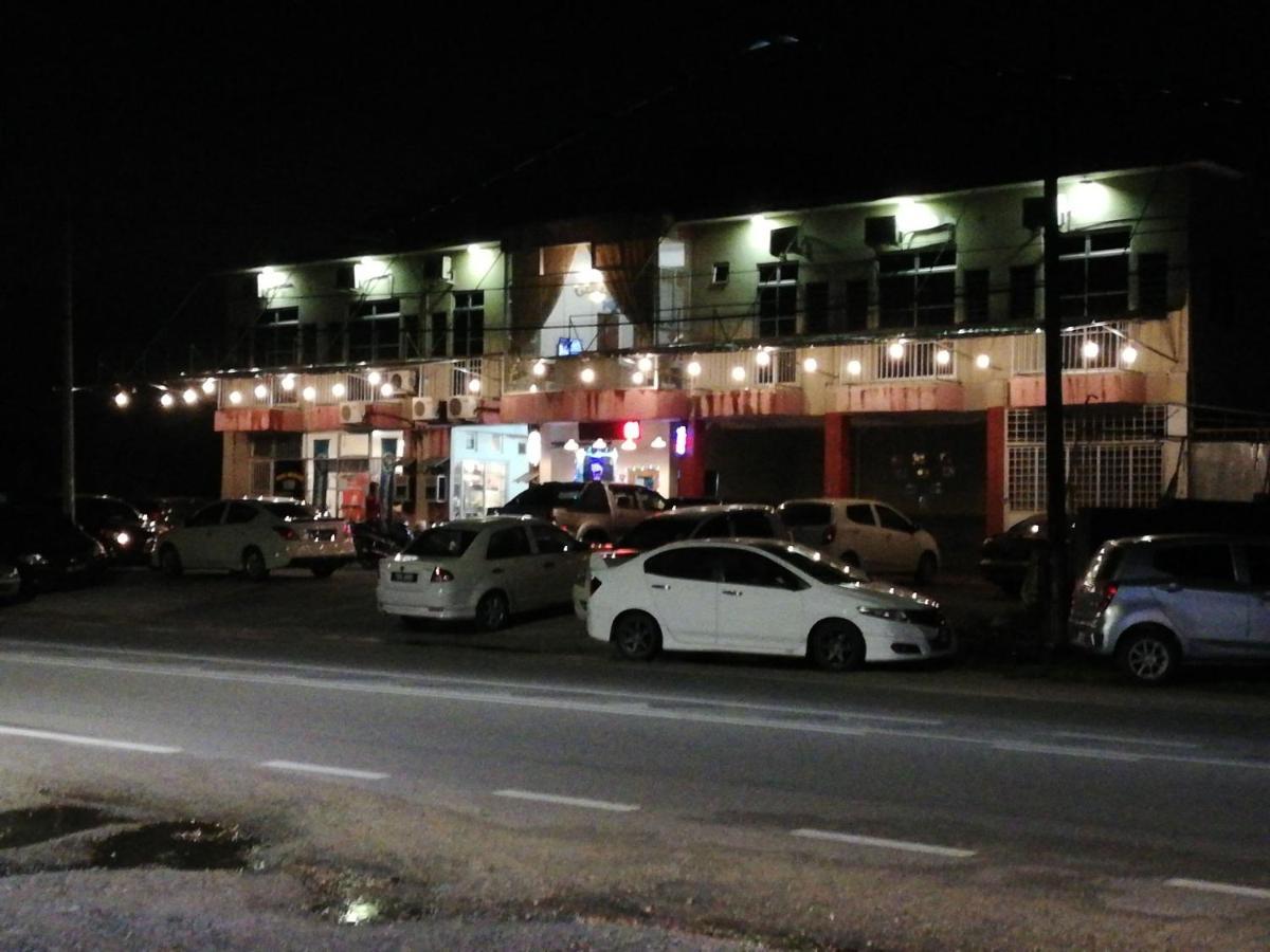 Daisyinn Budget Hotel Kuala Terengganu 甘榜贡巴达 外观 照片