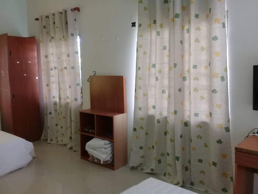 Daisyinn Budget Hotel Kuala Terengganu 甘榜贡巴达 外观 照片